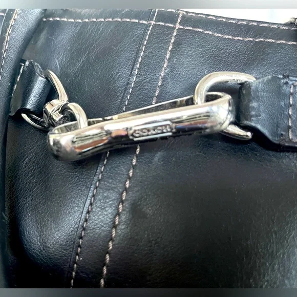 Coach black leather purse - Picture 3 of 10